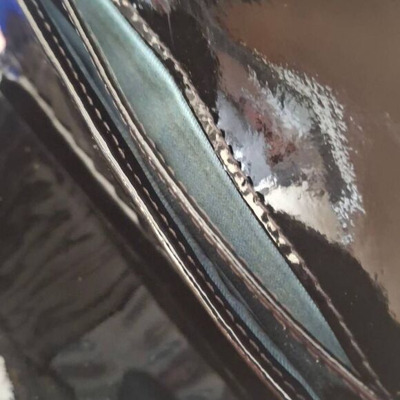 Dooney & Bourke Patent Leather Black Tri-Fold Wallet – Long Style - Picture 7 of 8